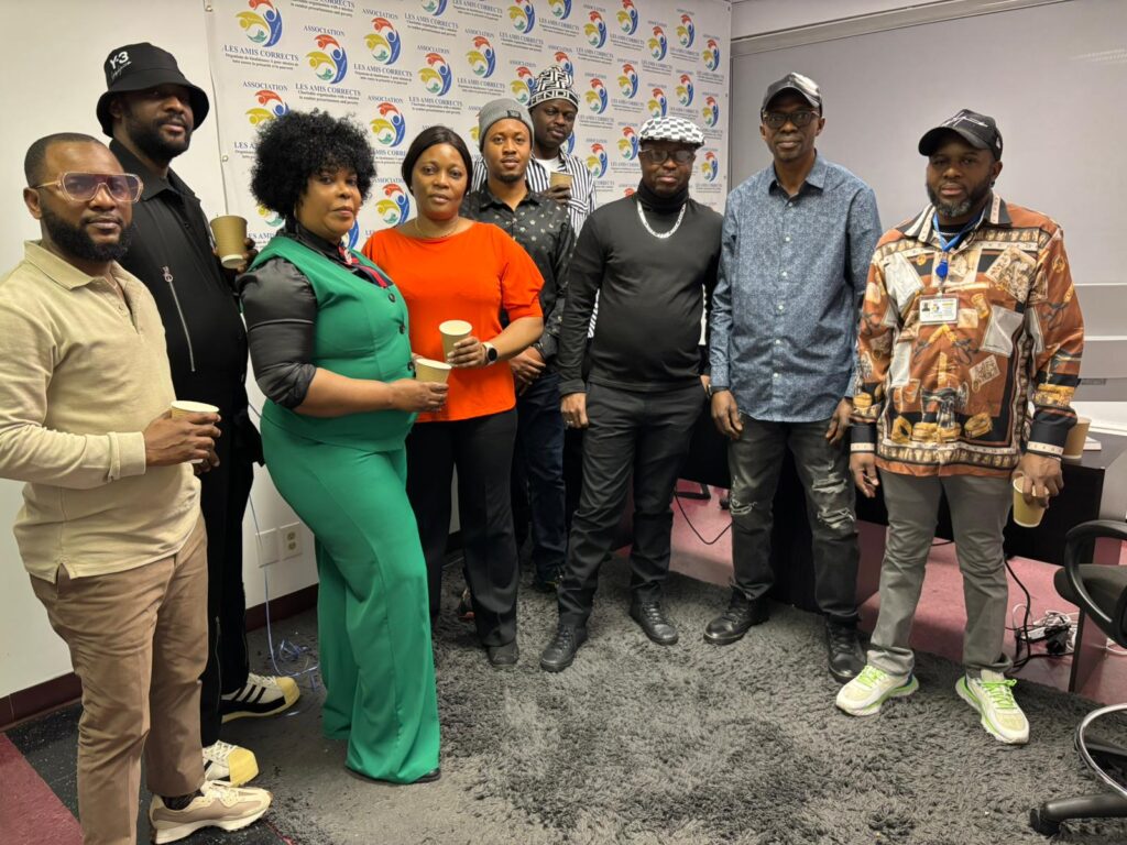 LesAmisCorrectBureauMontreal3